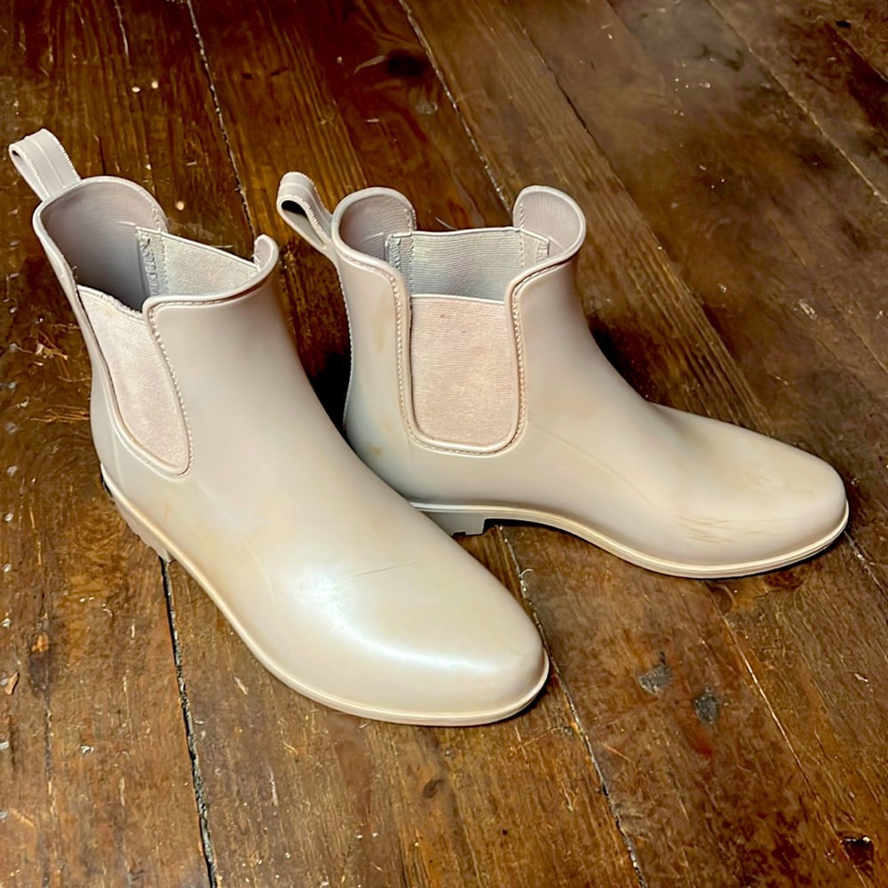 Light brown, waterproof boots